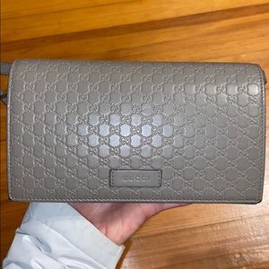 Gucci Microguccissima Crossbody Wallet Bag